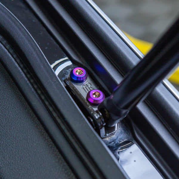 Titanium bolts for Nissan Z hatch 